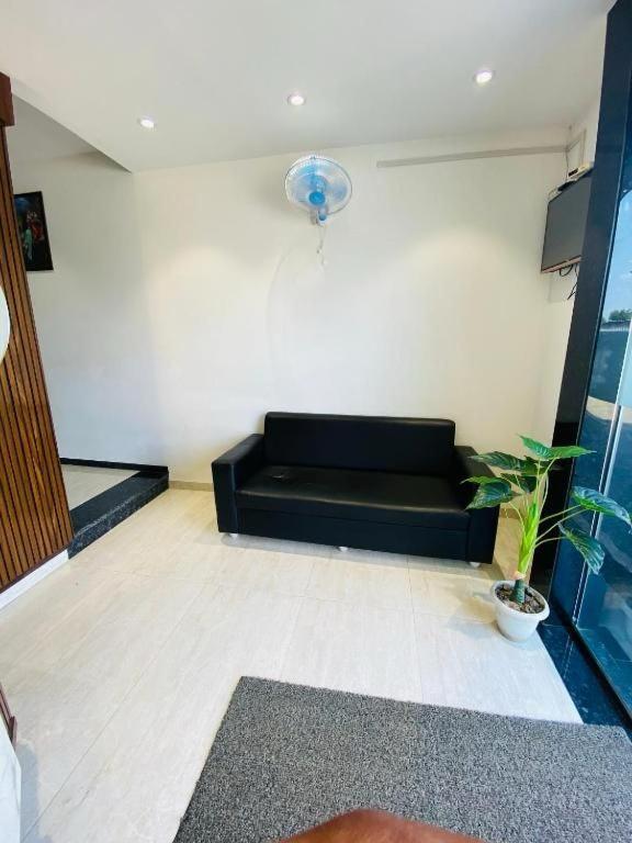 Hotel Shree Sai Ширди Экстерьер фото